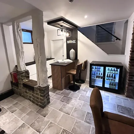 Bed & Breakfast Aux Lits De La Senne Soignies